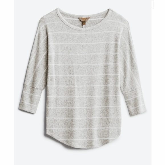 Sweater - Picture 1 of 2